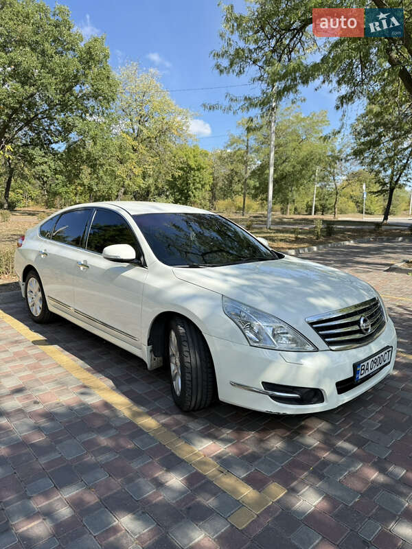 Седан Nissan Teana 2010 в Кропивницком