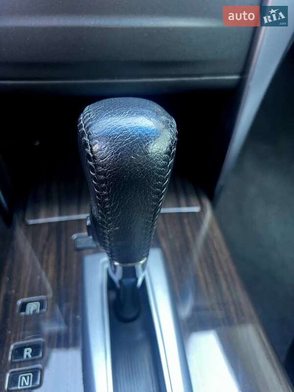 Седан Nissan Teana 2013 в Чернівцях