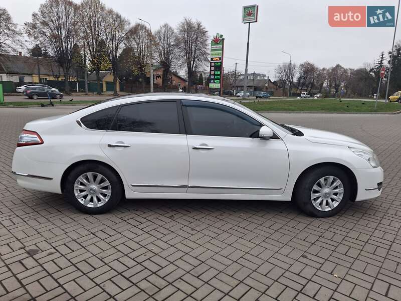 Седан Nissan Teana 2011 в Житомире