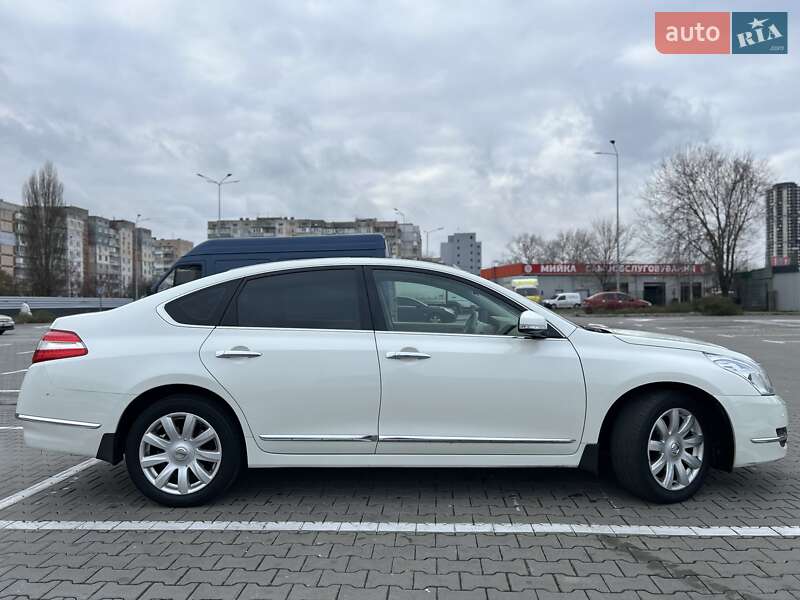 Седан Nissan Teana 2008 в Киеве