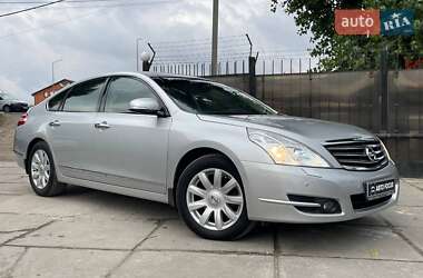 Седан Nissan Teana 2010 в Києві
