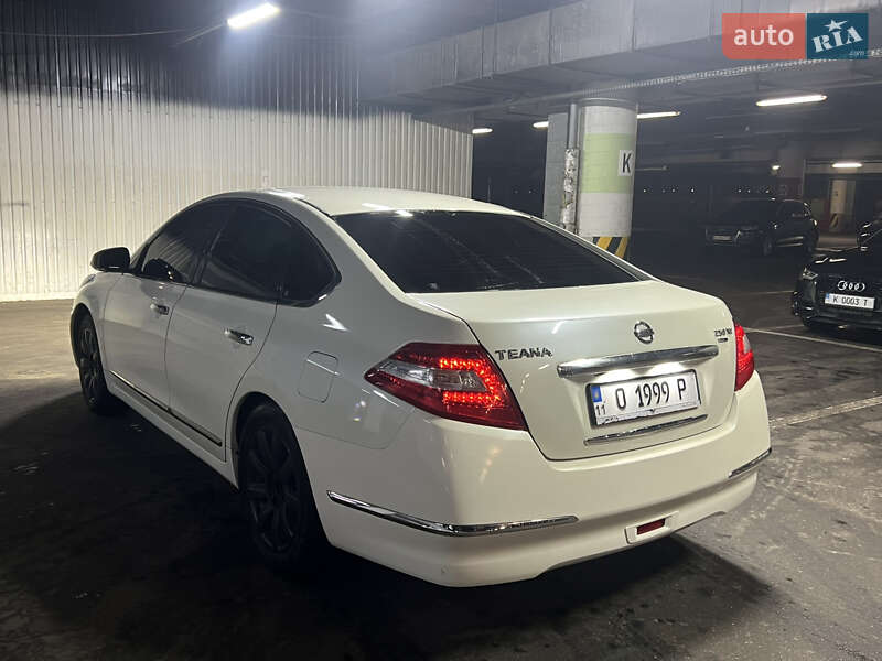 Седан Nissan Teana 2011 в Киеве