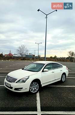 Седан Nissan Teana 2013 в Чернівцях