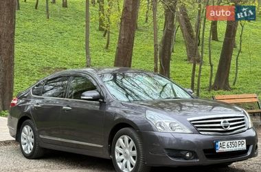 Седан Nissan Teana 2010 в Днепре