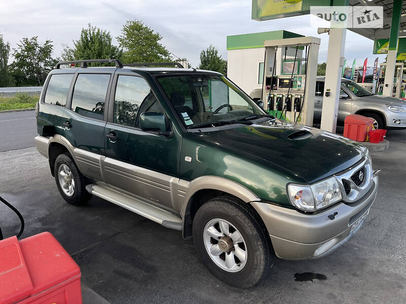 Внедорожник / Кроссовер Nissan Terrano II 2000 в Ивано-Франковске