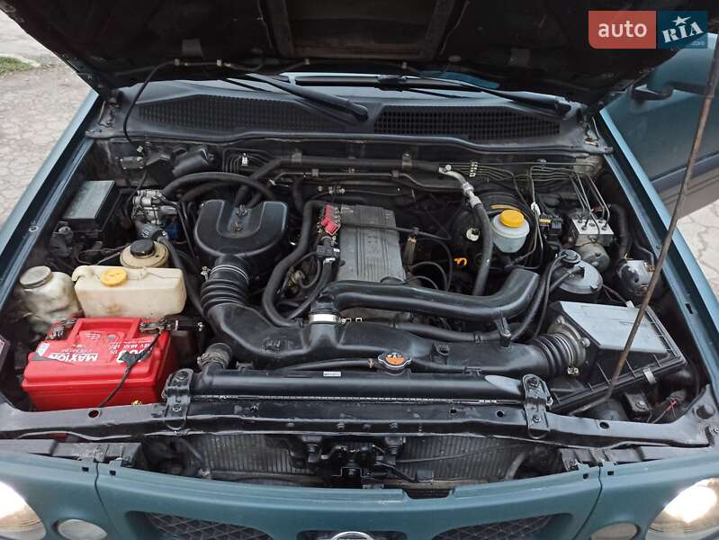 Внедорожник / Кроссовер Nissan Terrano II 1998 в Ровно