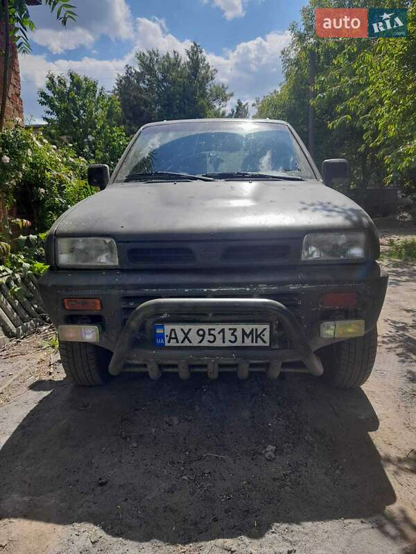 Внедорожник / Кроссовер Nissan Terrano II 1994 в Новониколаевке