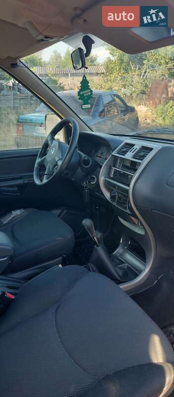 Nissan Terrano II 2004