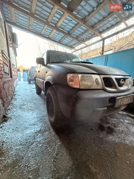 Nissan Terrano II 2003