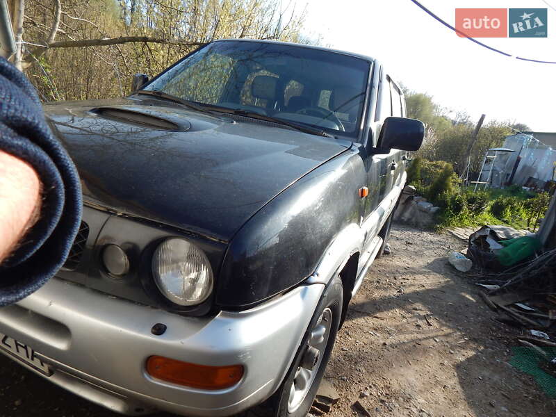 Позашляховик / Кросовер Nissan Terrano 1998 в Харкові