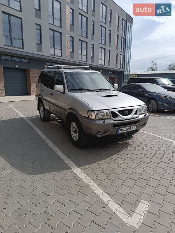 Позашляховик / Кросовер Nissan Terrano 2001 в Одесі