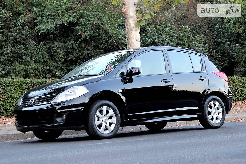 Хэтчбек Nissan TIIDA 2011 в Одессе