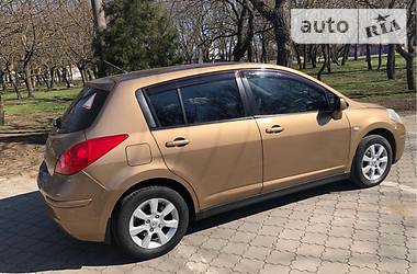 Хэтчбек Nissan TIIDA 2008 в Херсоне