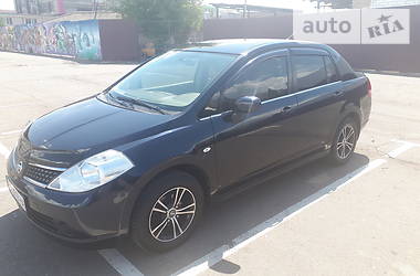 Седан Nissan TIIDA 2008 в Киеве