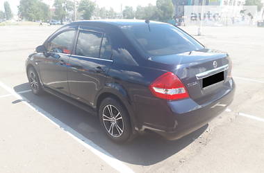 Седан Nissan TIIDA 2008 в Киеве