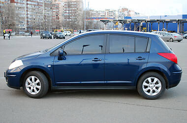 Хэтчбек Nissan TIIDA 2008 в Киеве