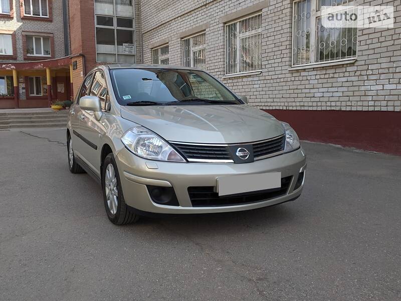 Седан Nissan TIIDA 2007 в Запоріжжі