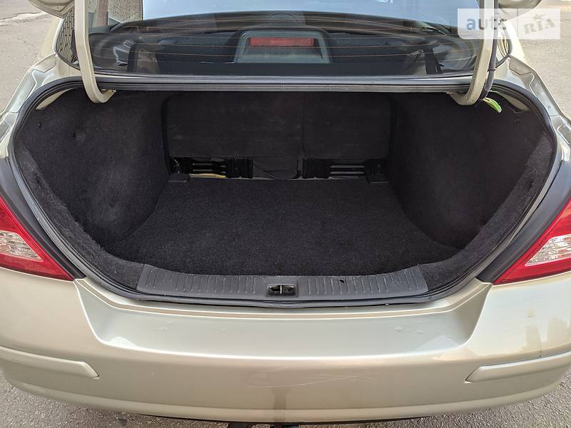 Седан Nissan TIIDA 2007 в Запоріжжі