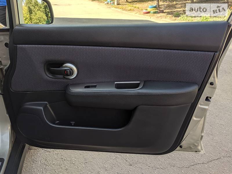 Седан Nissan TIIDA 2007 в Запоріжжі