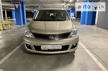 Хетчбек Nissan TIIDA 2012 в 