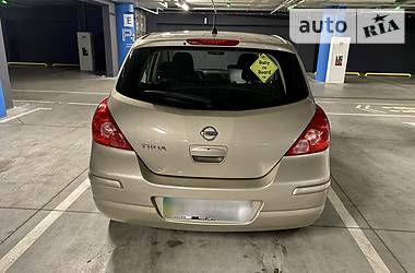 Хетчбек Nissan TIIDA 2012 в 