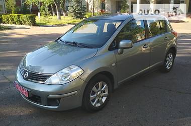 Хэтчбек Nissan TIIDA 2008 в Чернигове