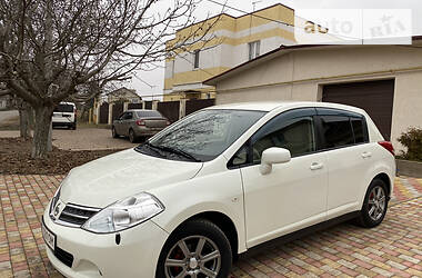 Хэтчбек Nissan TIIDA 2010 в Одессе