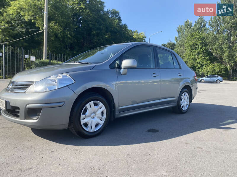 Хэтчбек Nissan TIIDA 2012 в Первомайске