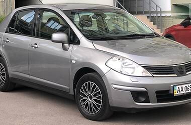 Седан Nissan TIIDA 2010 в Киеве