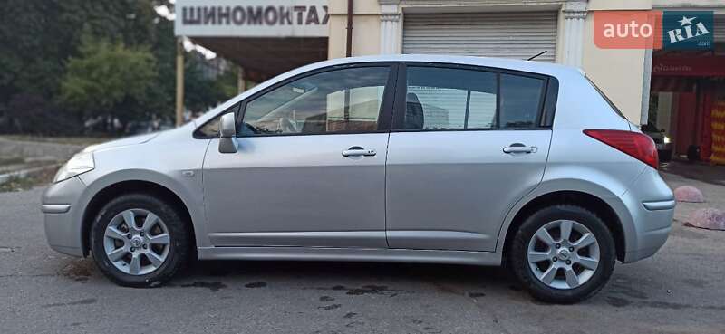 Хэтчбек Nissan TIIDA 2008 в Одессе