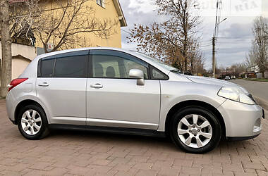 Хэтчбек Nissan TIIDA 2010 в Николаеве