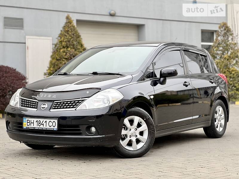 Nissan TIIDA A U T O M A T