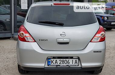 Хетчбек Nissan TIIDA 2010 в Києві