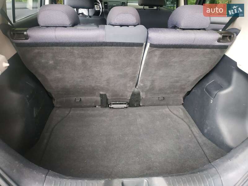 Хэтчбек Nissan TIIDA 2008 в Львове