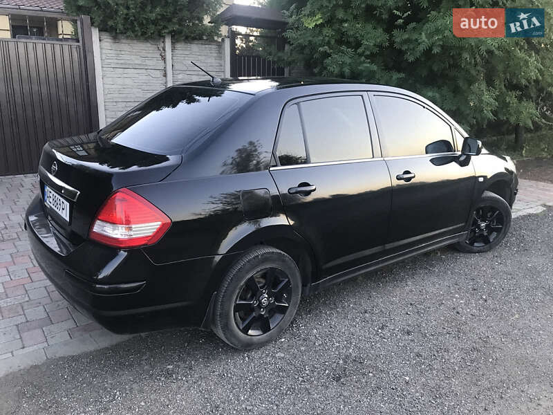 Седан Nissan TIIDA 2007 в Дніпрі