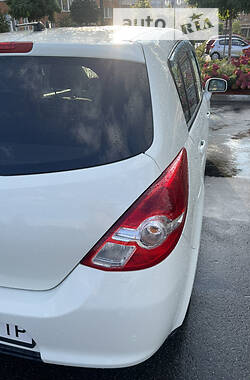 Хэтчбек Nissan TIIDA 2010 в Киеве