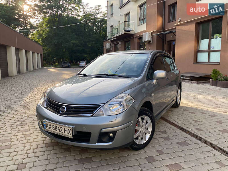 Хэтчбек Nissan TIIDA 2011 в Коломые