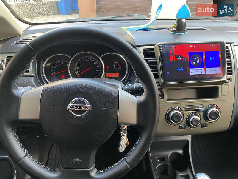 Хэтчбек Nissan TIIDA 2011 в Коломые