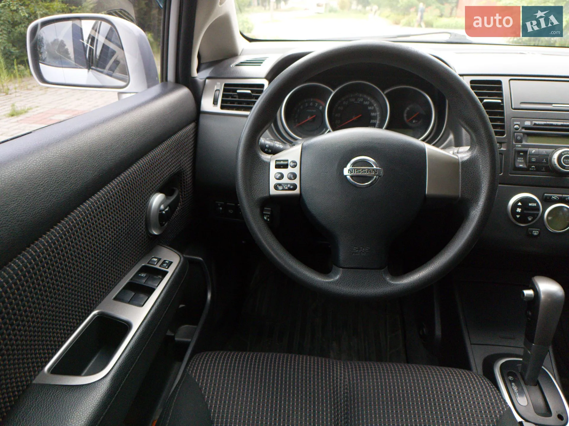 2011 Nissan Tiida - мініатюра 3