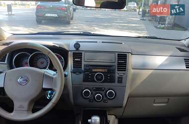 Хэтчбек Nissan TIIDA 2008 в 