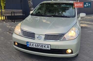 Хэтчбек Nissan TIIDA 2008 в 