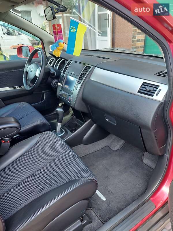 Хетчбек Nissan TIIDA 2012 в Ніжині