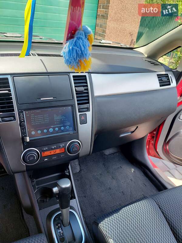 Хетчбек Nissan TIIDA 2012 в Ніжині