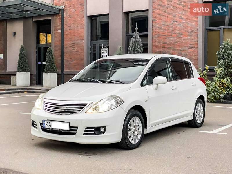 Хетчбек Nissan TIIDA 2010 в Одесі