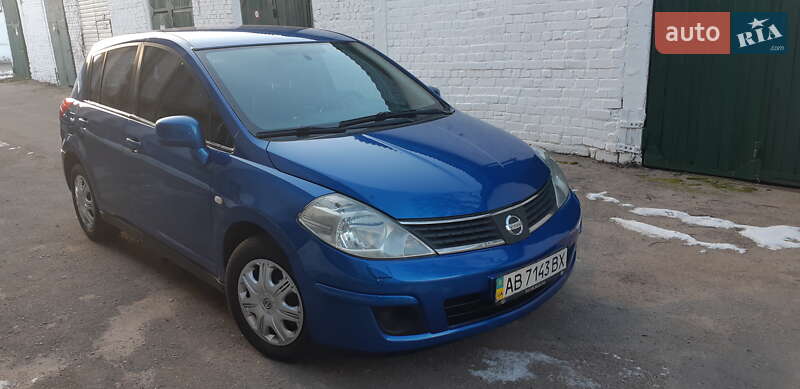 Nissan TIIDA 2008