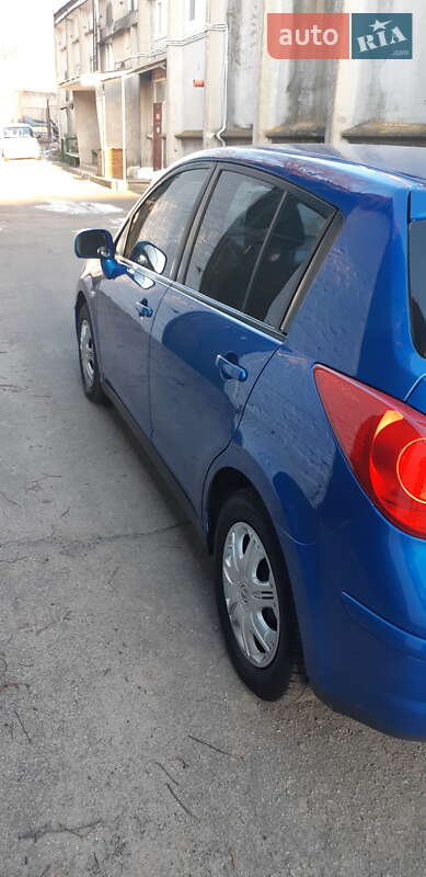 Хетчбек Nissan TIIDA 2008 в Вінниці