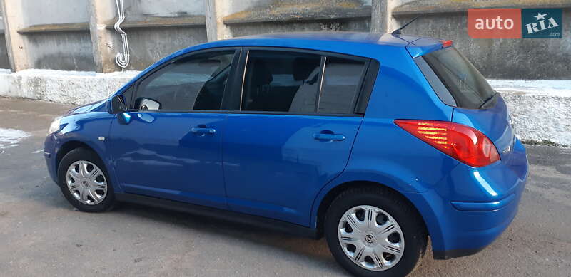 Хетчбек Nissan TIIDA 2008 в Вінниці