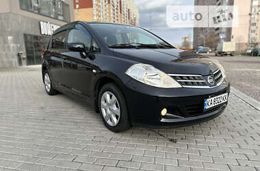 Хэтчбек Nissan TIIDA 2012 в Киеве