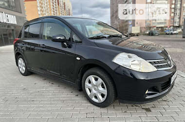 Хэтчбек Nissan TIIDA 2012 в Киеве