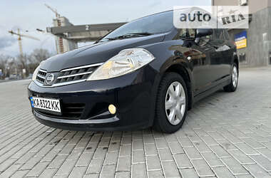 Хэтчбек Nissan TIIDA 2012 в Киеве